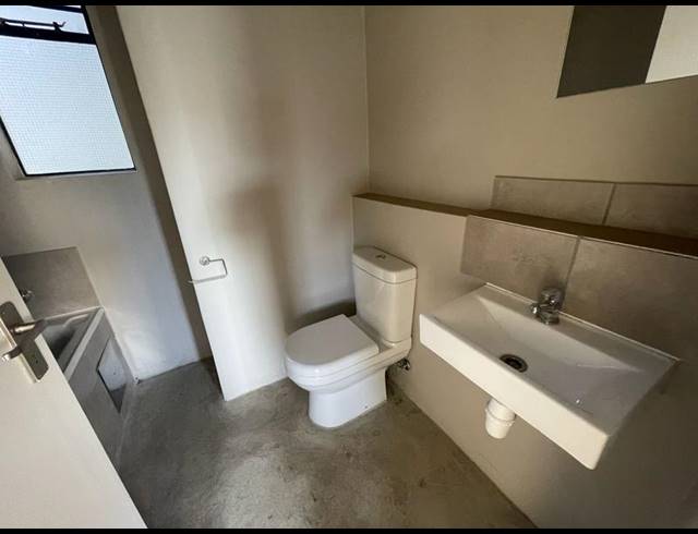 2 BEDROOM PROPERTY TO RENT IN FLEURHOF